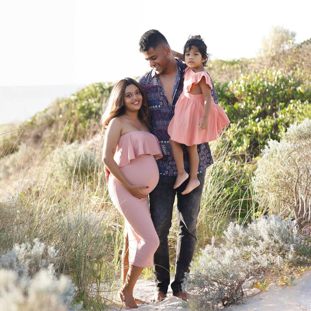 Outdoor Maternity Session - 10 Digital Images - Melissa Larson Photography